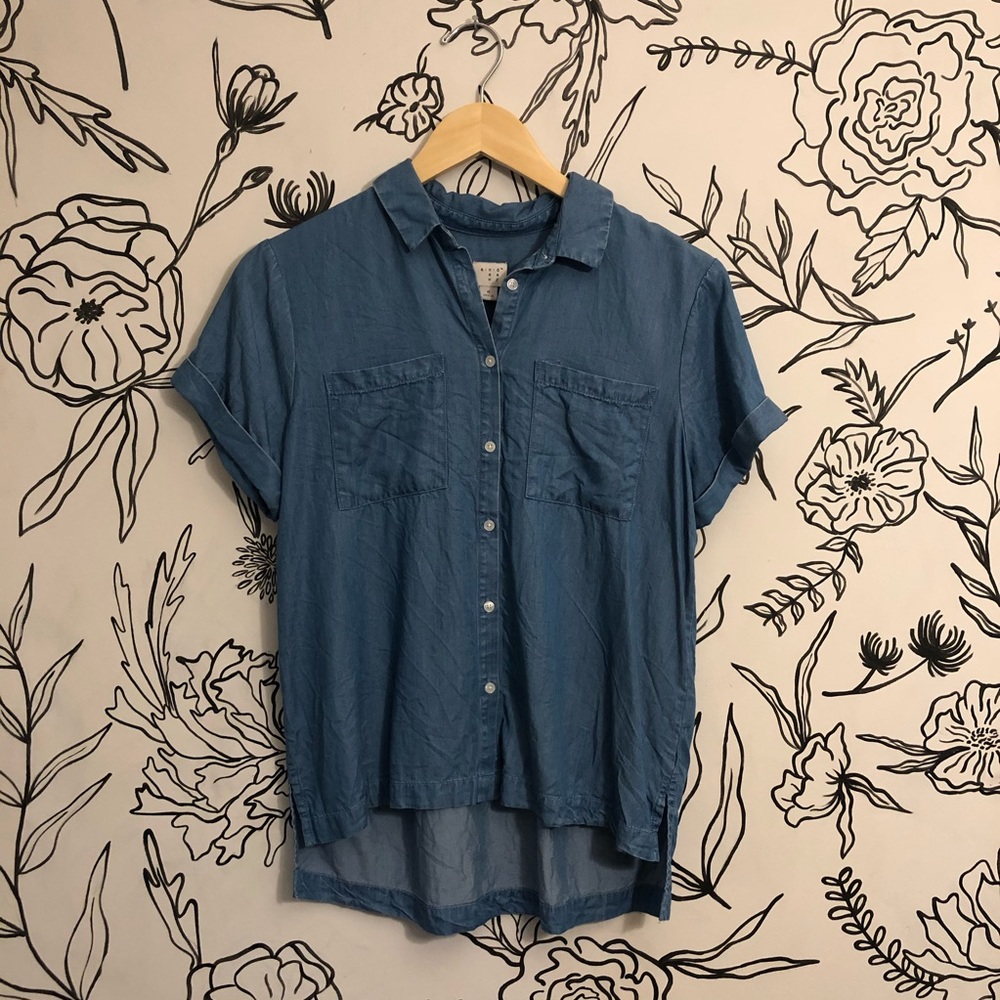 💕 Jean Button Up Blouse.